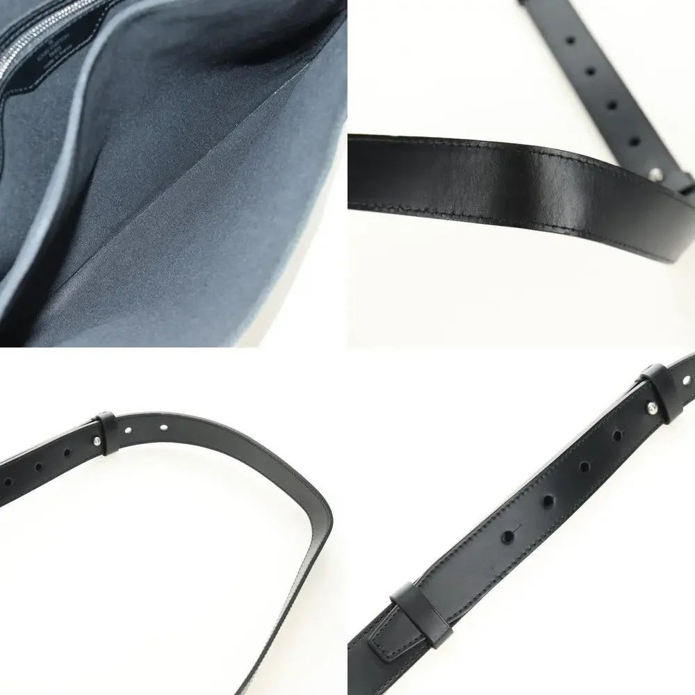 Louis Vuitton Taiga Saratov GM Shoulder Bag Black